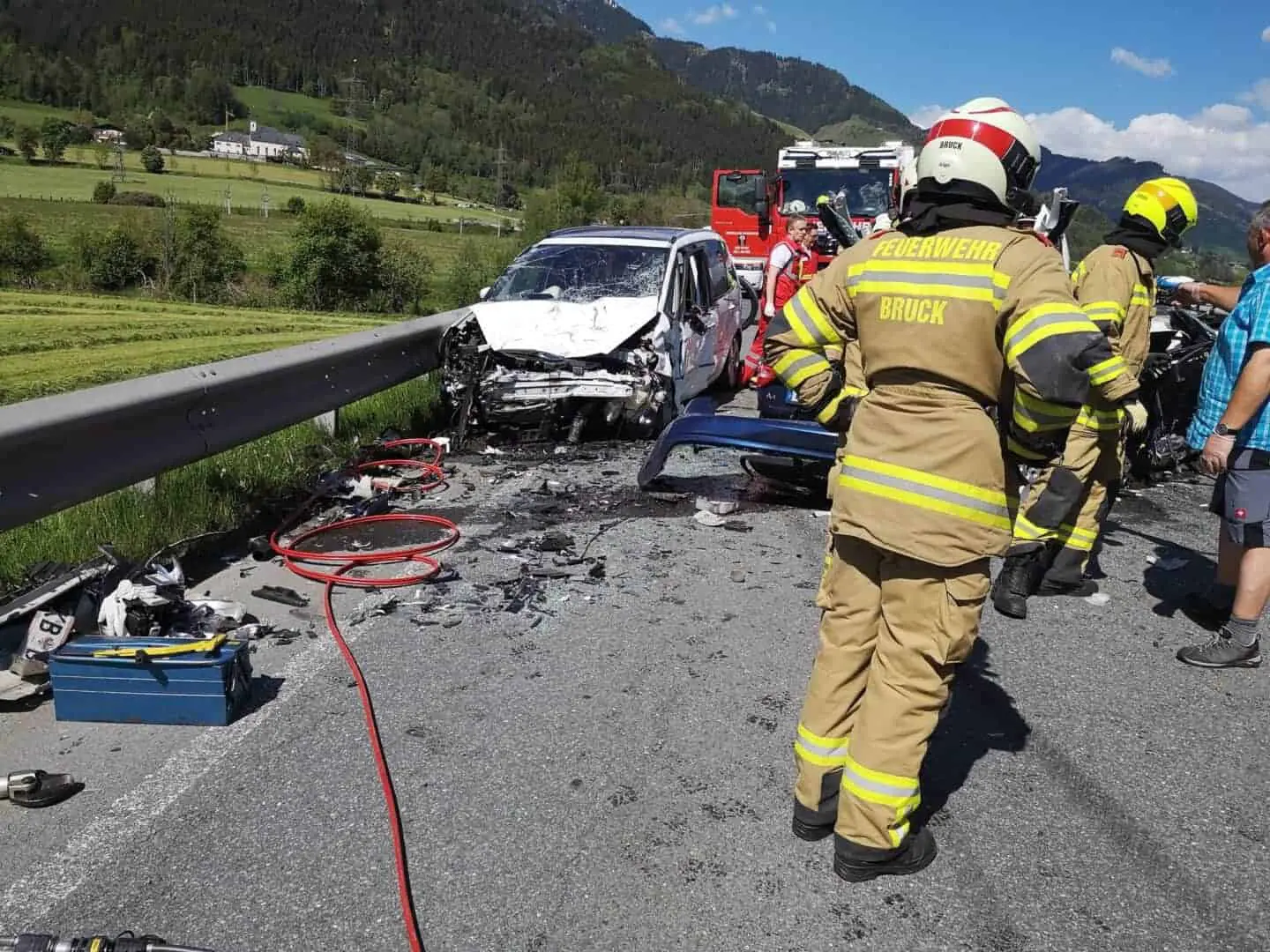 Schwerer VU Auf Der B311 - Einsatz Für Die FF Bruck Und Zell Am See ...