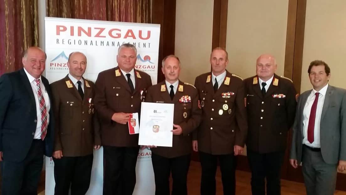 Bezirks-Feuerwehrkommando Pinzgau erhält Bezirkswappen