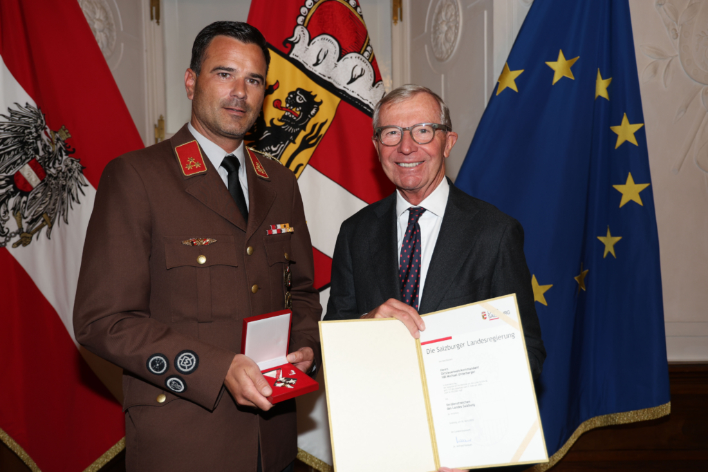 Ehrung für Ortsfeuerwehrkommandanten in der Salzburger Residenz