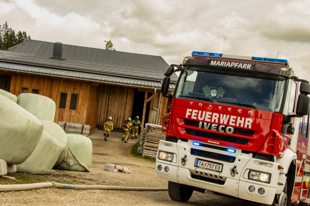 Erfolgreiche Großübung fordert 10 Feuerwehren im Bezirk Lungau