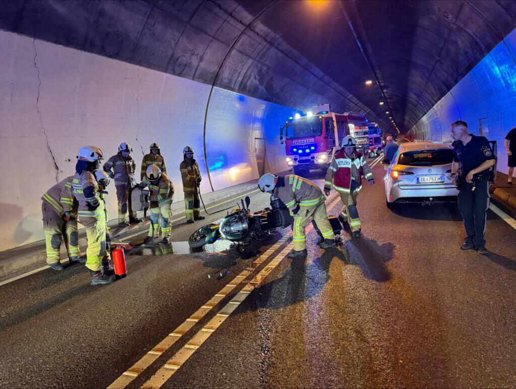 Schwerer Motorradunfall im Schönbergtunnel
